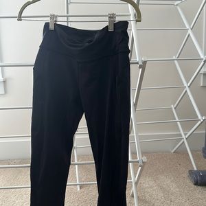 Lululemon Pocket Crop Size 4 Black